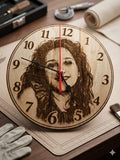 Personalisierte Holz Uhr mit Gravur – Handgemacht